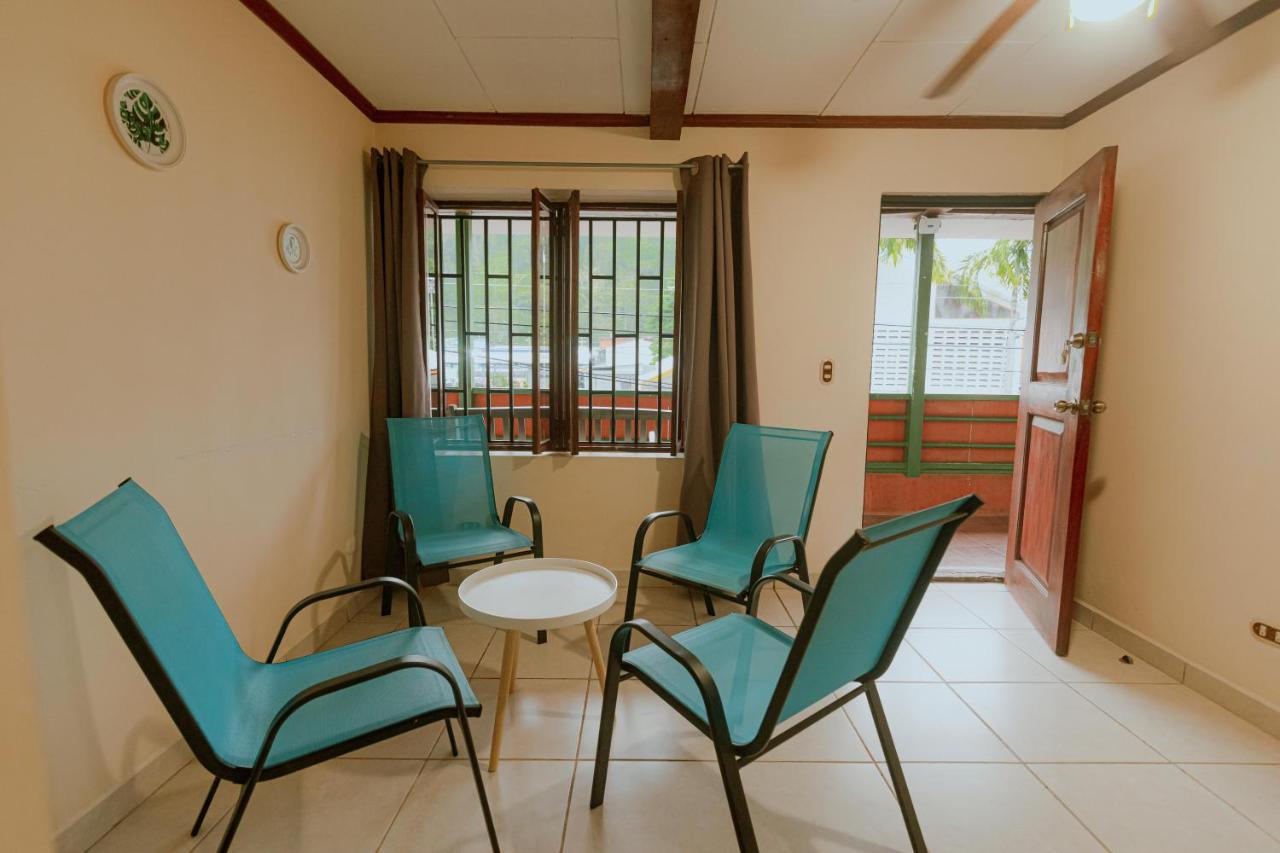 Quepos Inn Ngoại thất bức ảnh