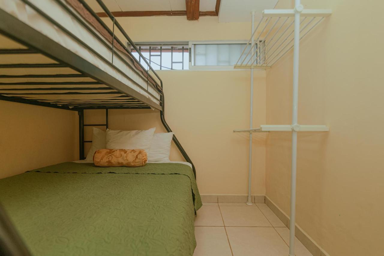 Quepos Inn Ngoại thất bức ảnh