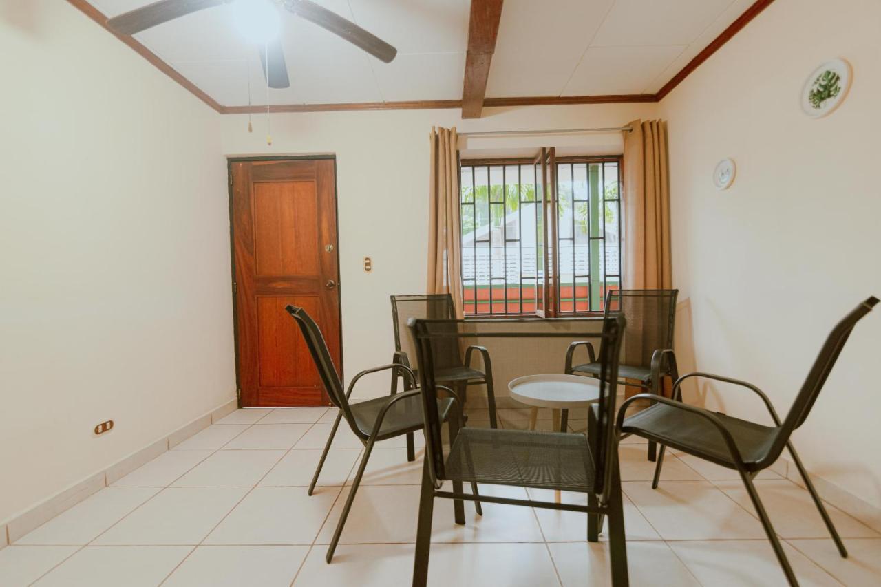 Quepos Inn Ngoại thất bức ảnh